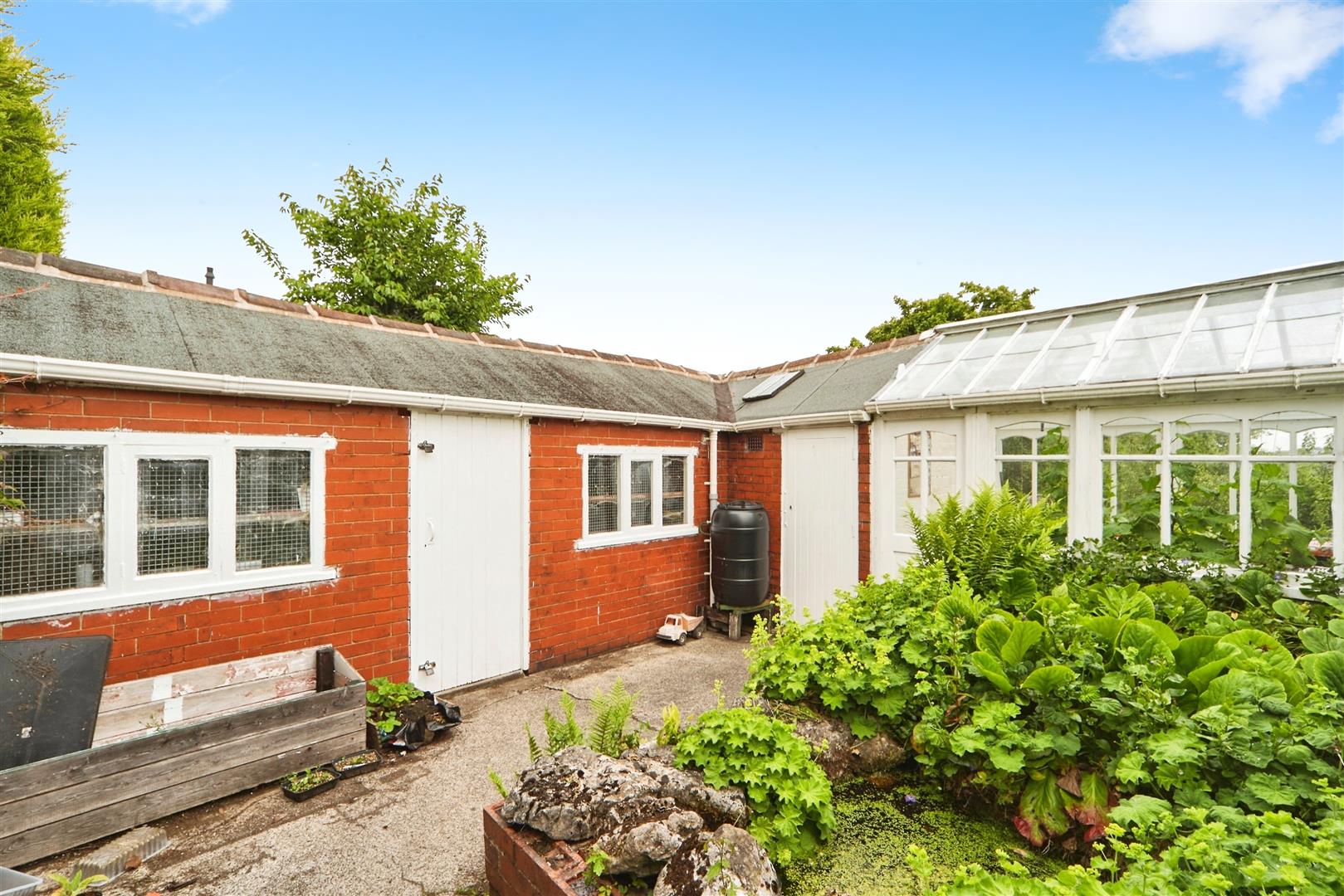 6 bed semi-detached house for sale in Highfield Lane, Keighley  - Property Image 21