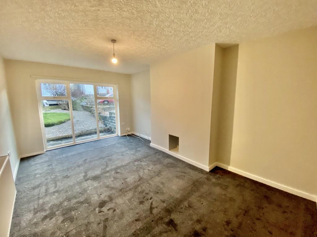 3 bed semi-detached house to rent in Prospect Mount, Keighley, BD22 6LR 2