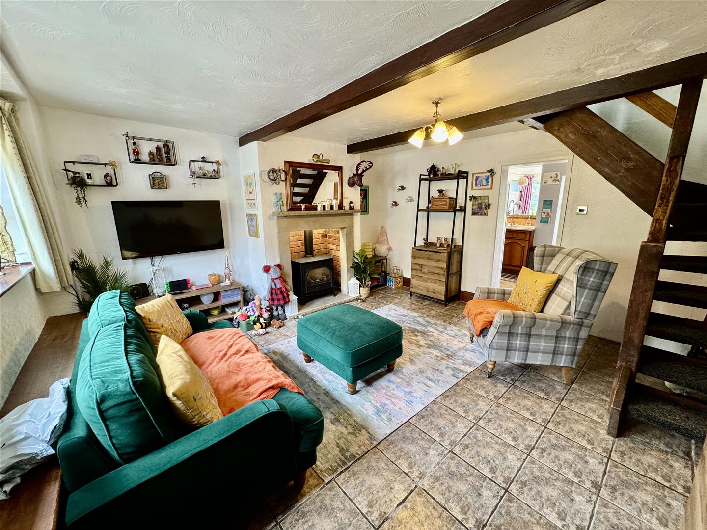 2 bed cottage for sale in Lane Ends, Oakworth  - Property Image 2