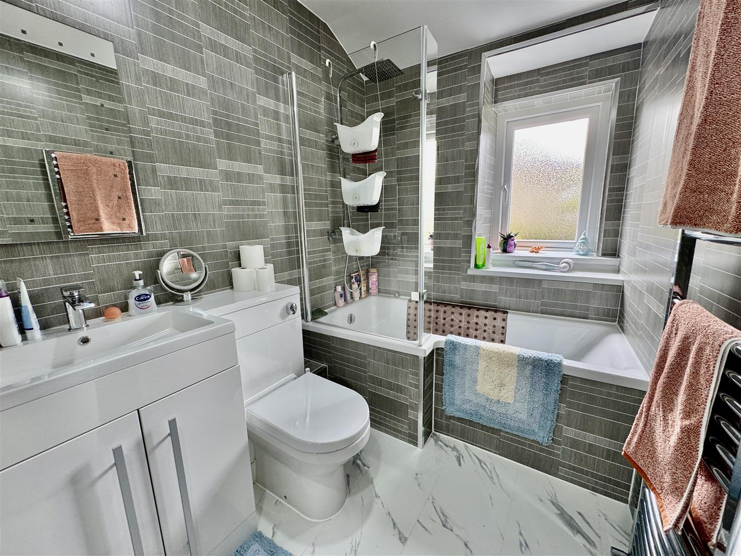 2 bed cottage for sale in Lane Ends, Oakworth  - Property Image 11