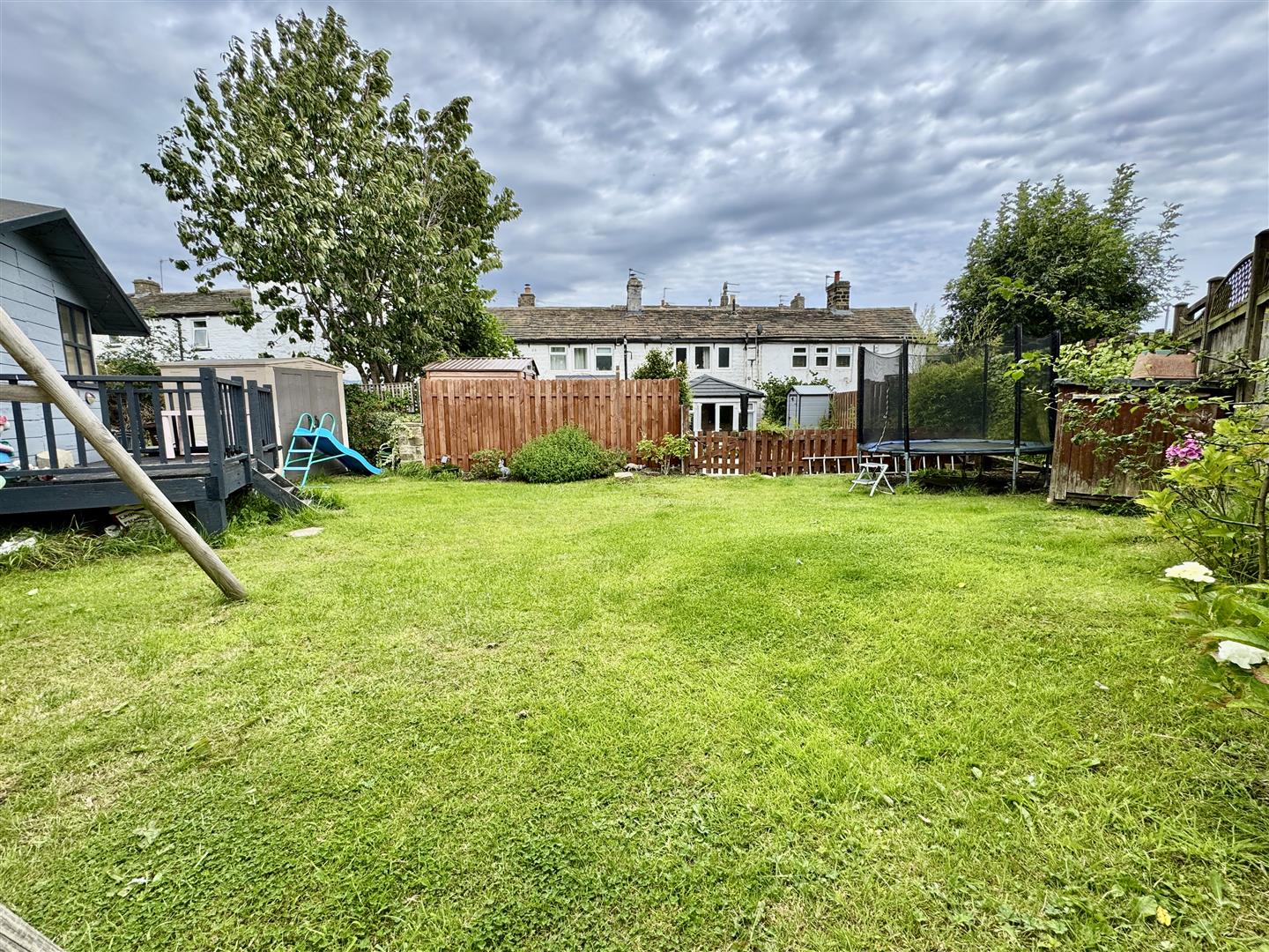 2 bed cottage for sale in Lane Ends, Oakworth  - Property Image 3