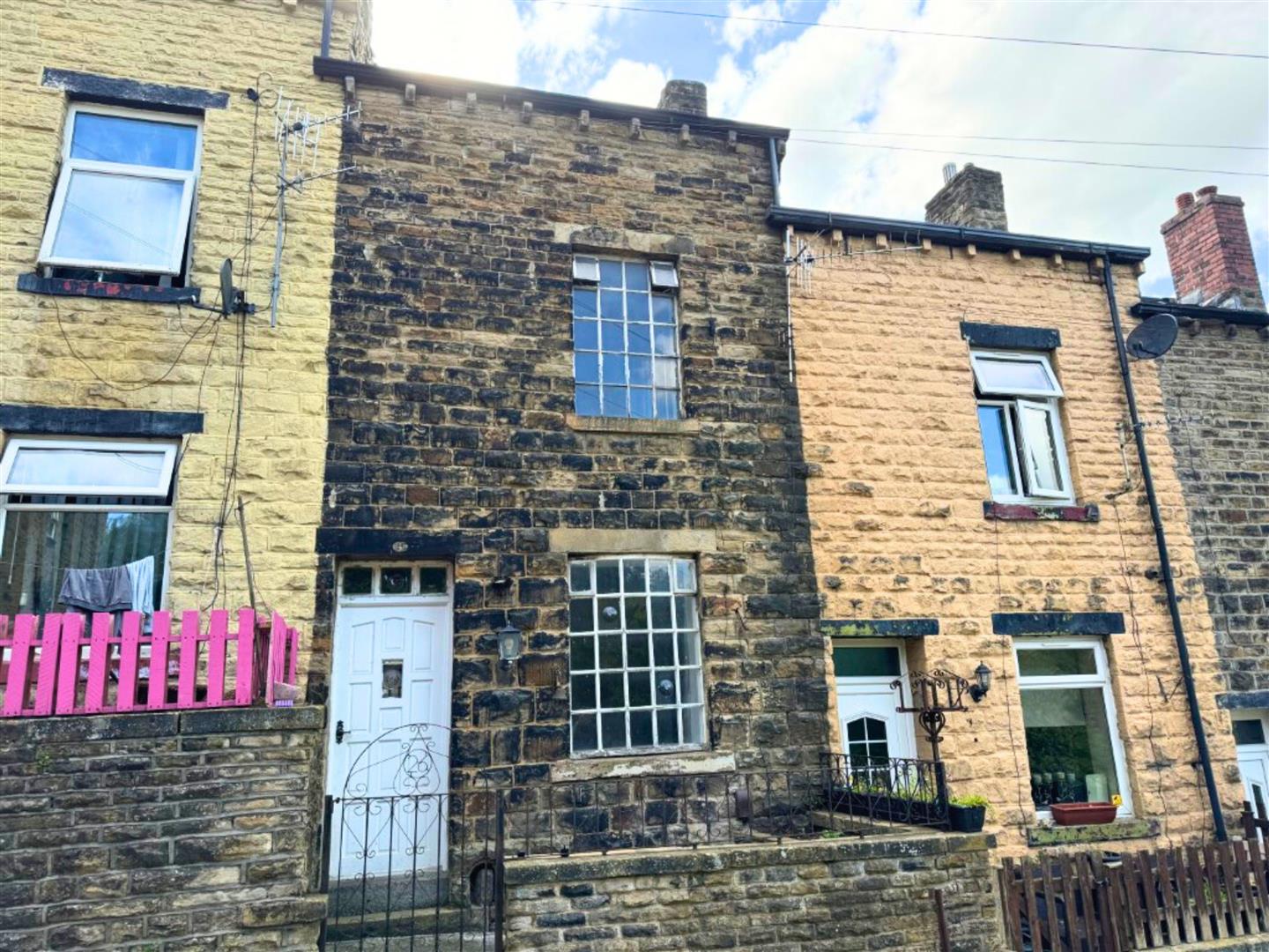 3 bed terraced house for sale in Quarry Street, Keighley  - Property Image 1