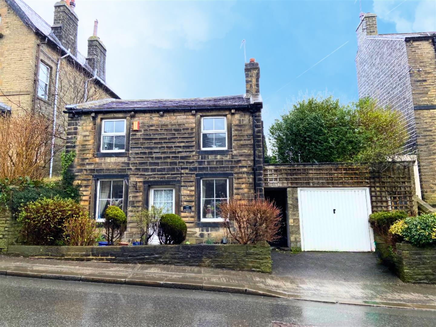 3 bed detached house for sale in Bolton Road, Silsden  - Property Image 1