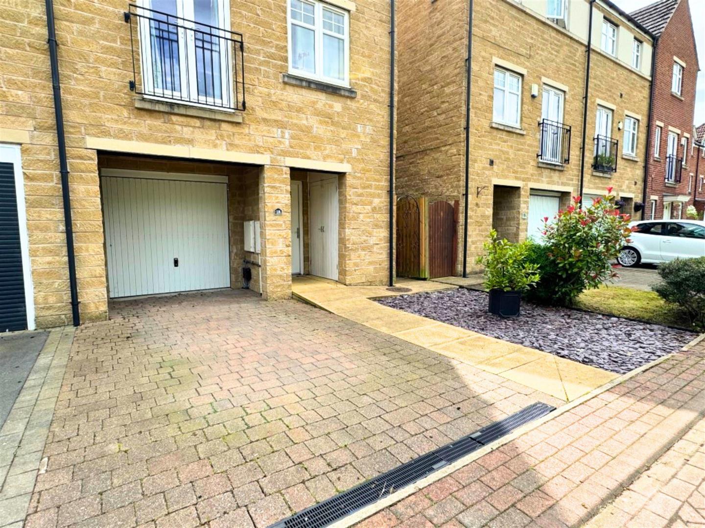 4 bed town house for sale in St. Martins Field, Otley  - Property Image 17