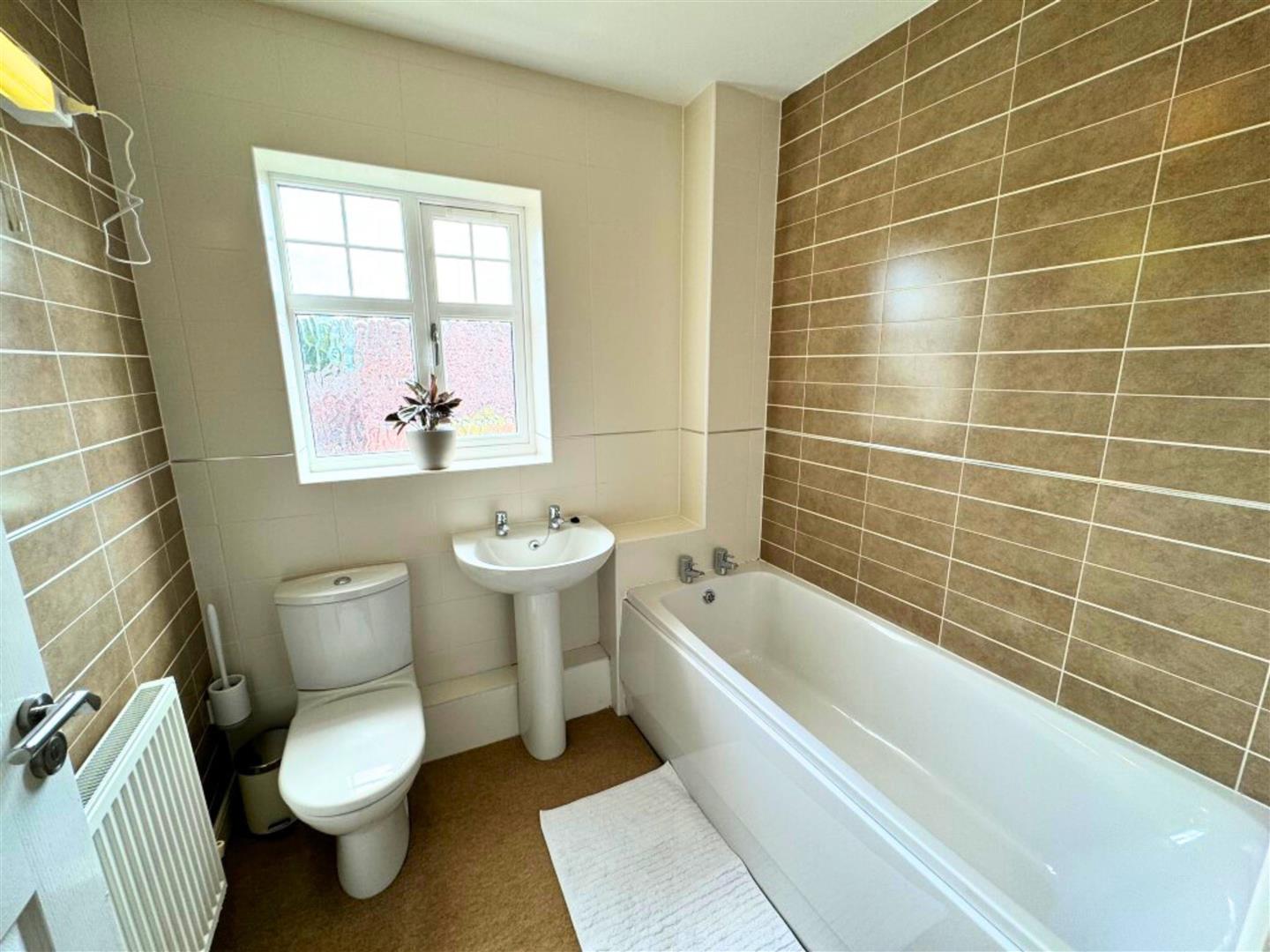 4 bed town house for sale in St. Martins Field, Otley  - Property Image 11