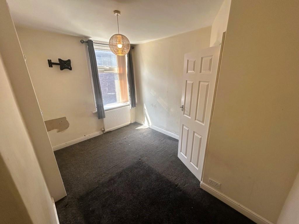 3 bed end of terrace house for sale in Bronte Street, Keighley  - Property Image 4