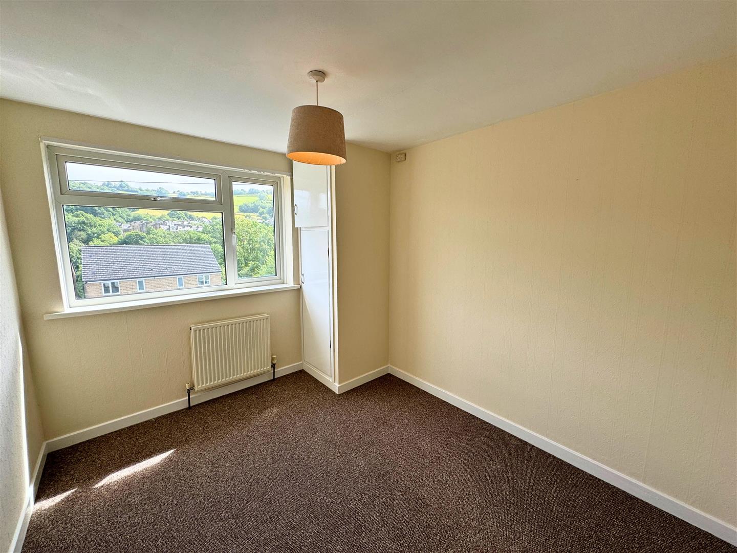 3 bed town house for sale in Staveley Road, Keighley  - Property Image 8