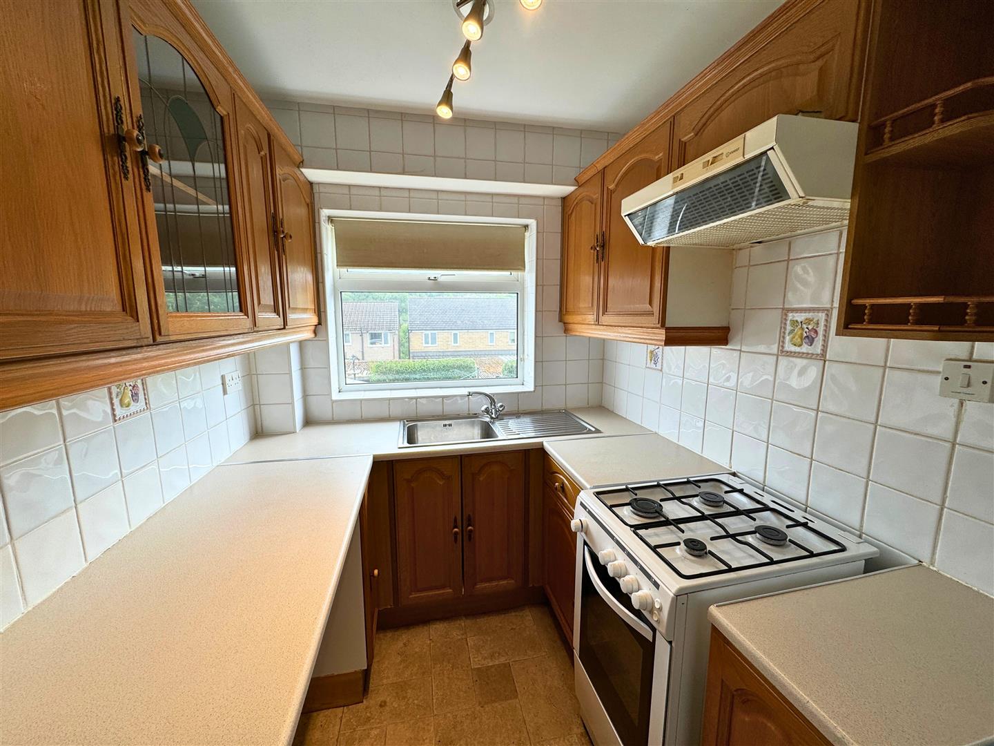 3 bed town house for sale in Staveley Road, Keighley  - Property Image 3