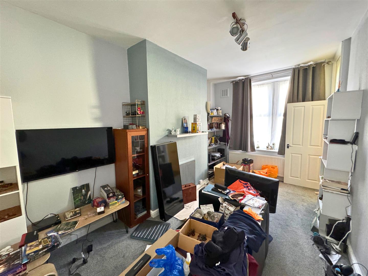 3 bed terraced house for sale in Edensor Road, Keighley  - Property Image 2