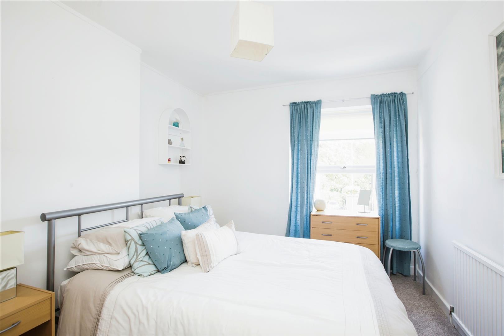 3 bed terraced house for sale in Halifax Road, Cullingworth  - Property Image 9