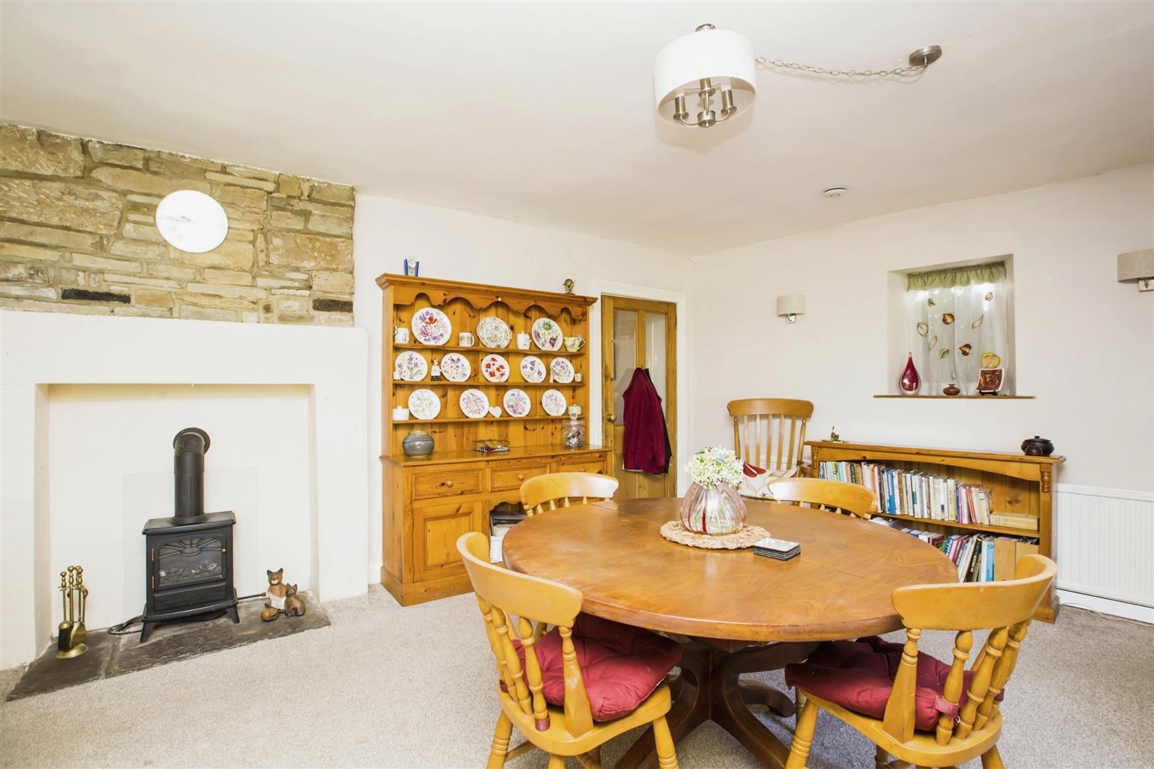 3 bed terraced house for sale in Halifax Road, Cullingworth  - Property Image 7