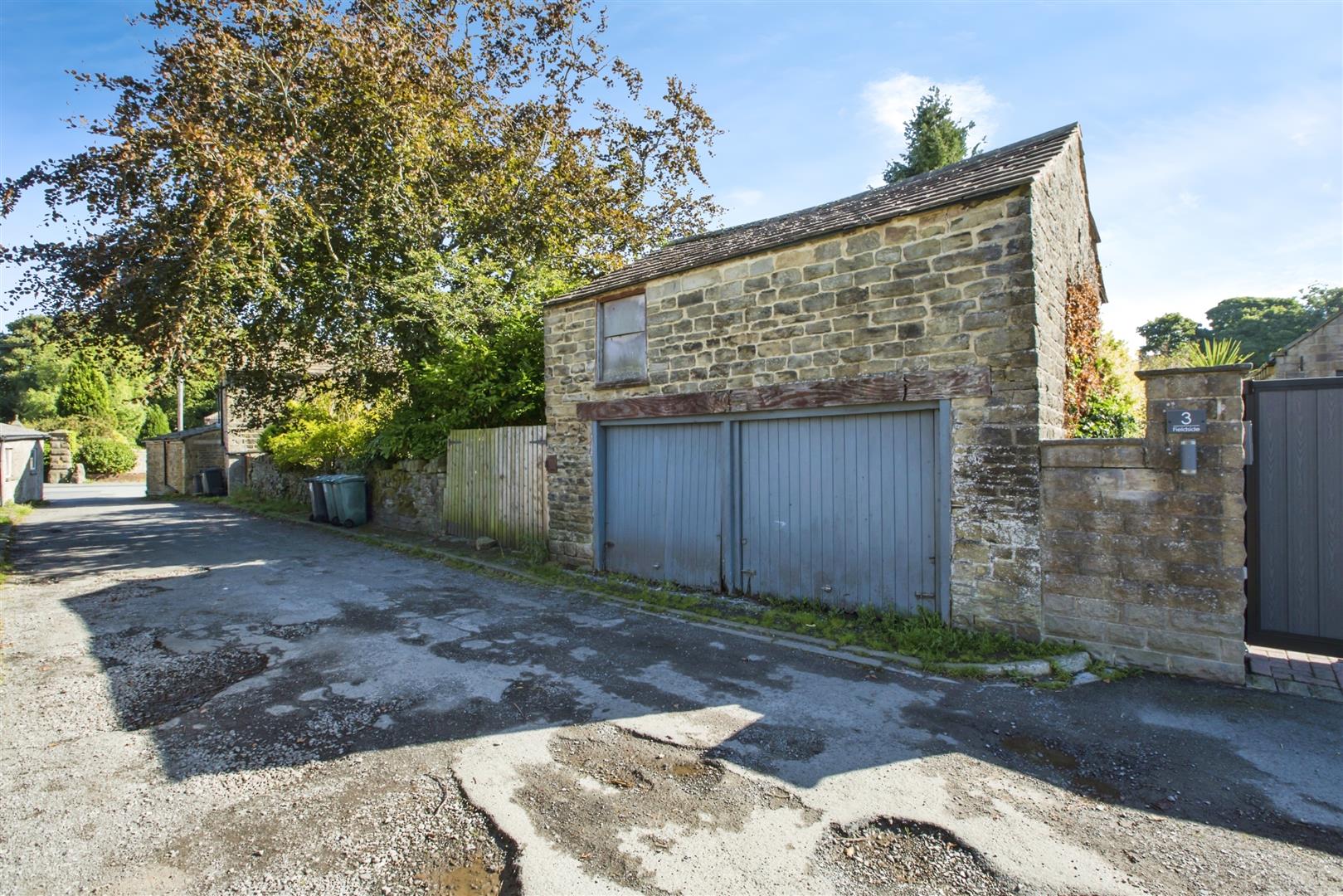 3 bed terraced house for sale in Halifax Road, Cullingworth  - Property Image 20