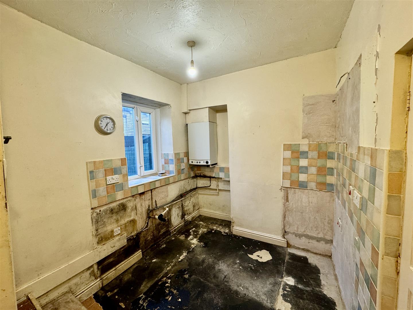 2 bed terraced house for sale in Ingrow Lane, Keighley  - Property Image 5