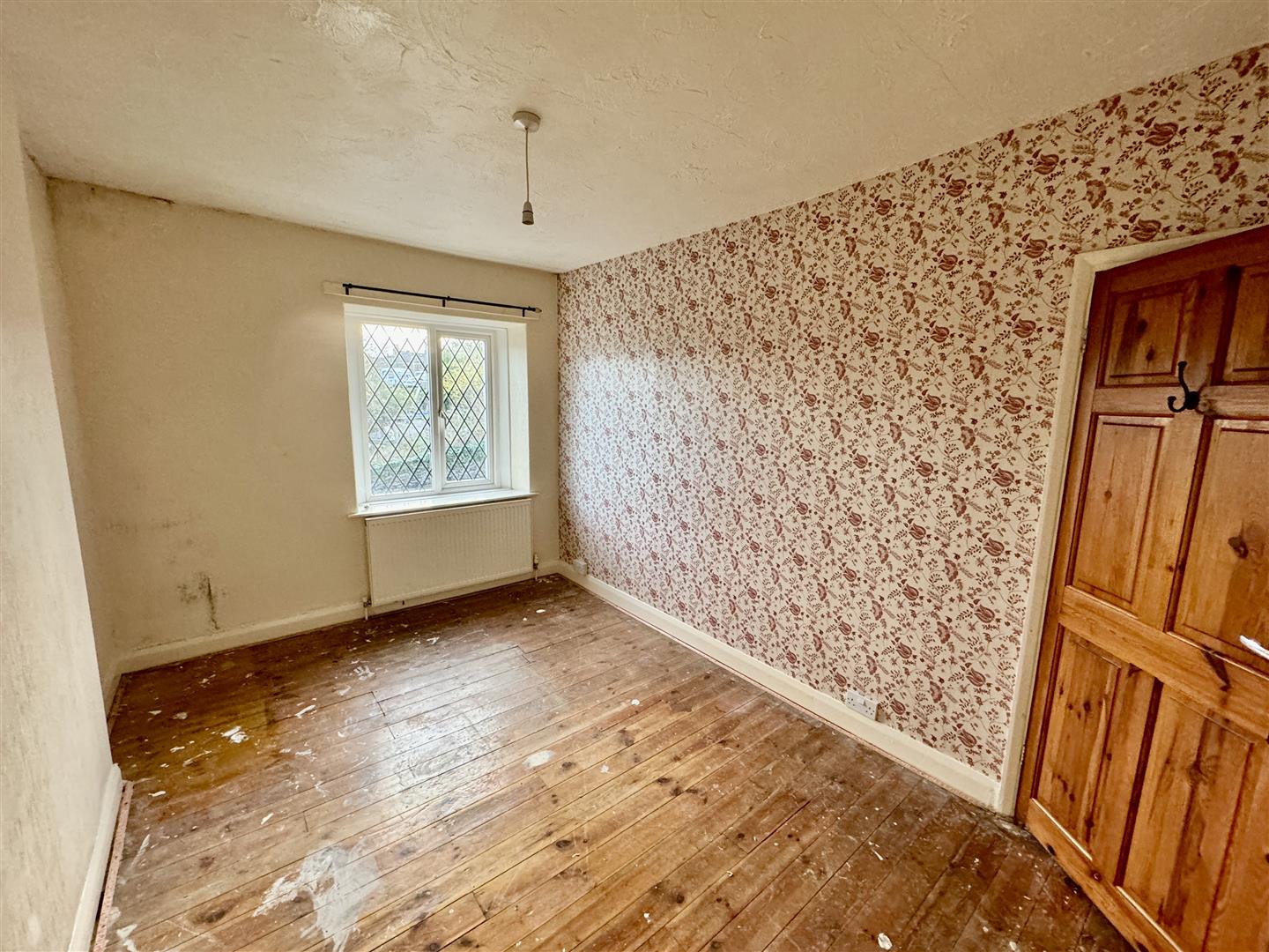 2 bed terraced house for sale in Ingrow Lane, Keighley  - Property Image 2