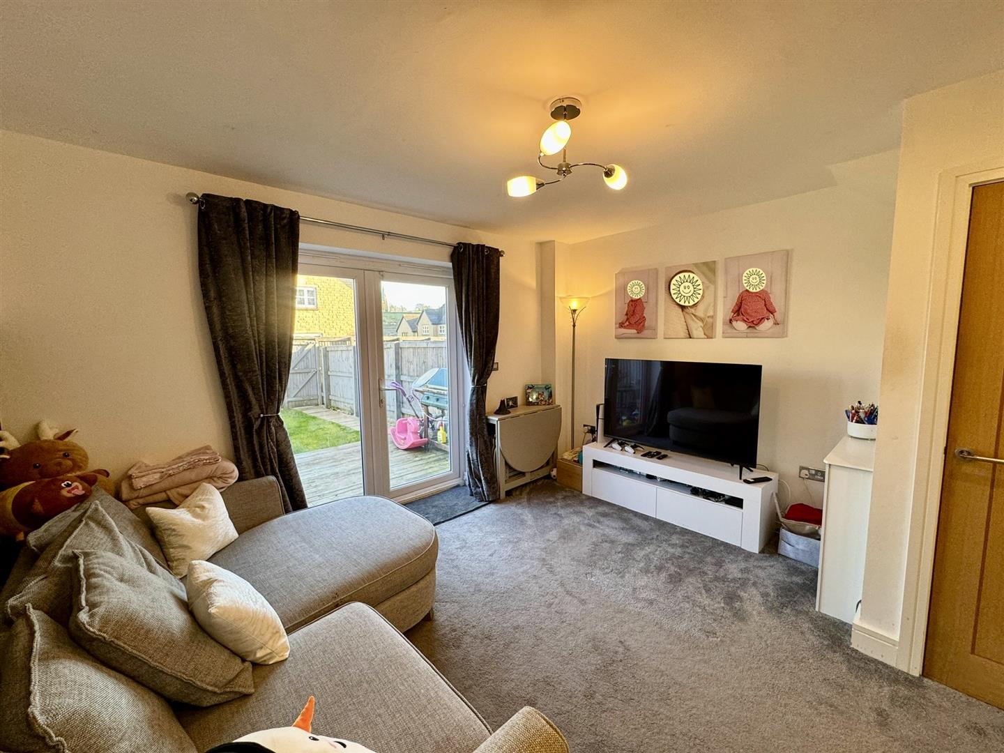 3 bed town house for sale in Water Meadow Drive, Denholme  - Property Image 4