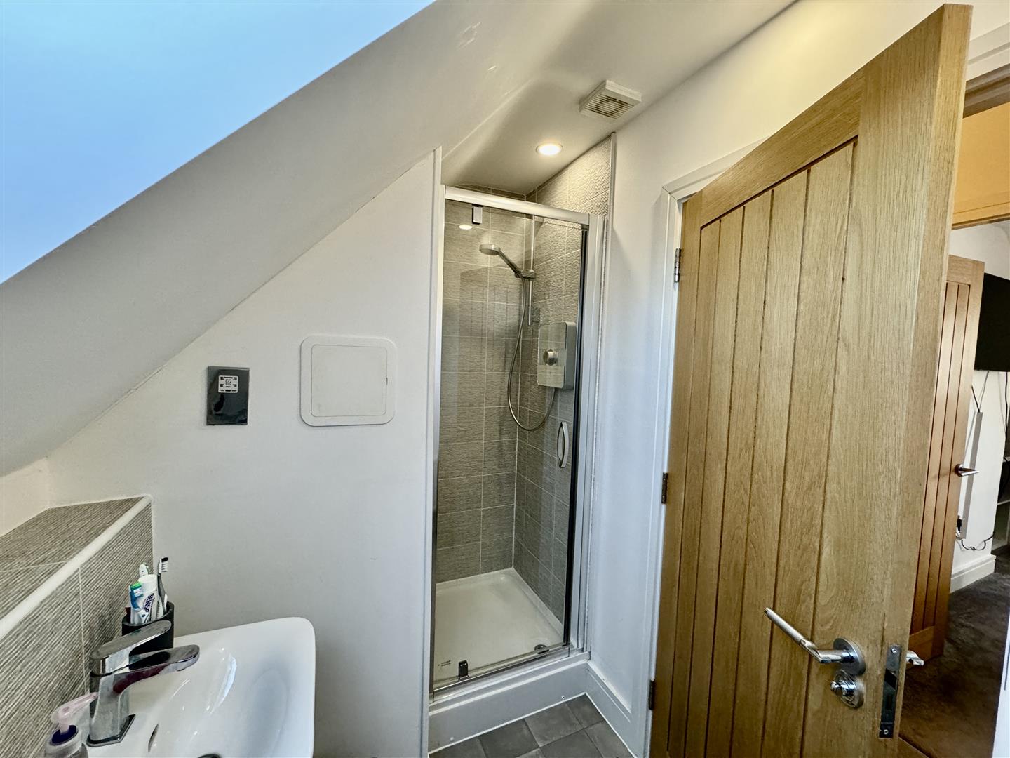 3 bed town house for sale in Water Meadow Drive, Denholme  - Property Image 14