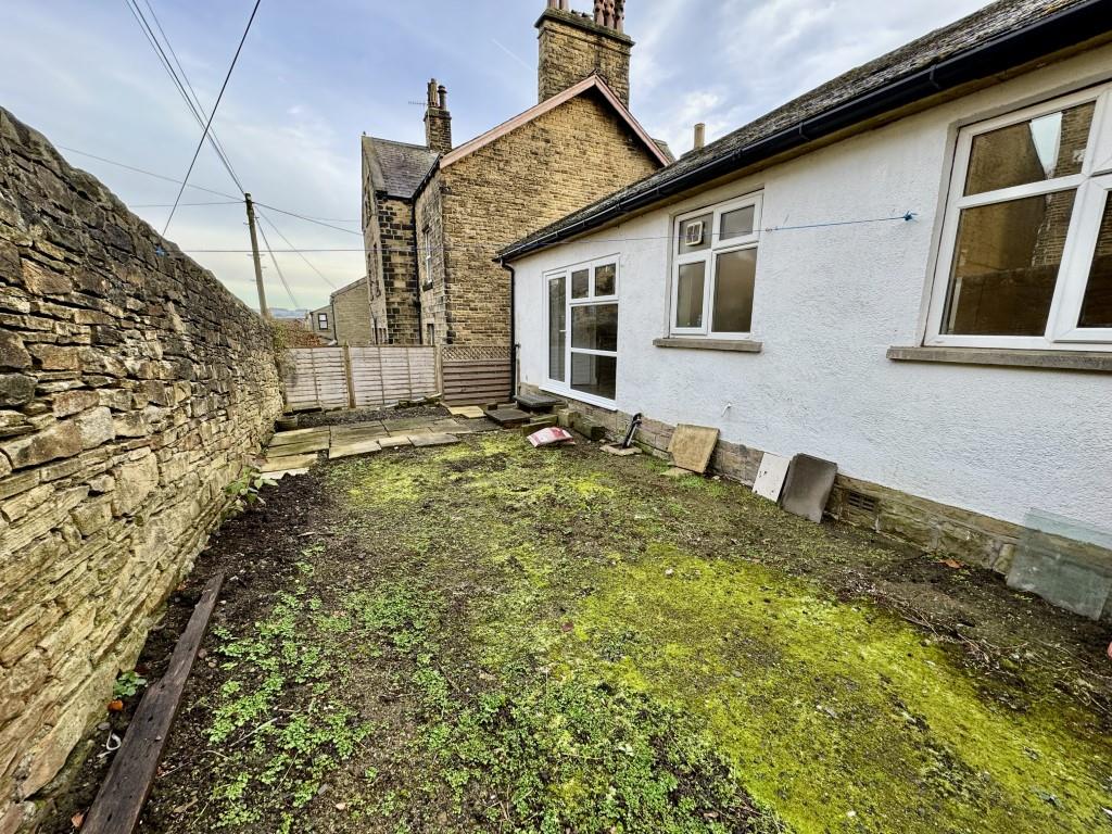 2 bed detached bungalow to rent in Earl Street, Keighley  - Property Image 8