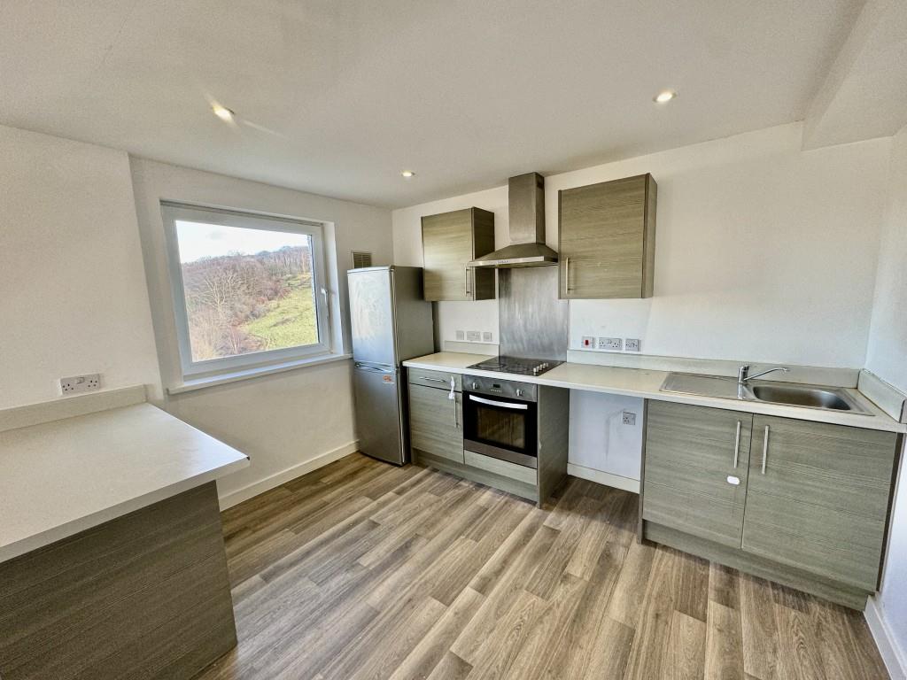 2 bed flat to rent in Parkwood Rise, Keighley  - Property Image 2