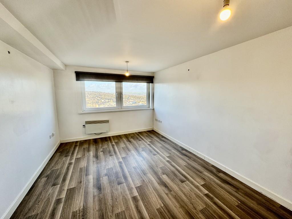 2 bed flat to rent in Parkwood Rise, Keighley  - Property Image 3