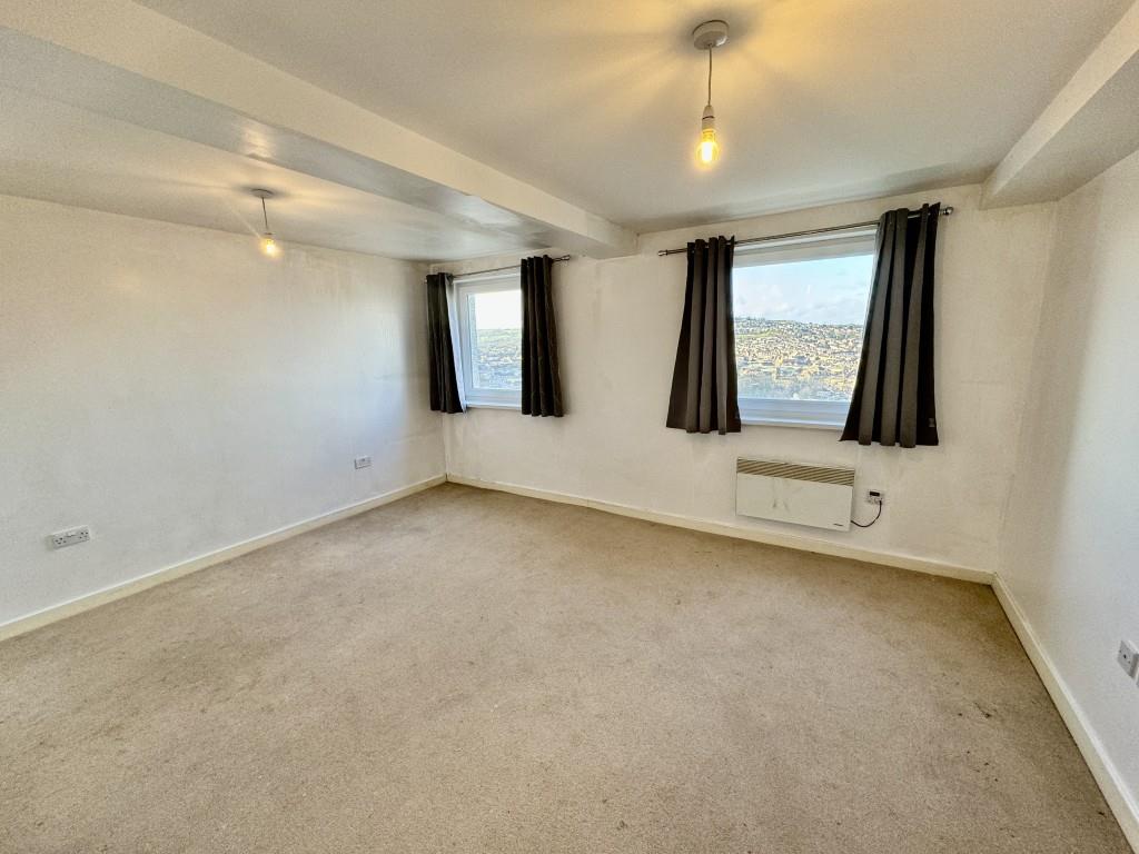 2 bed flat to rent in Parkwood Rise, Keighley  - Property Image 4