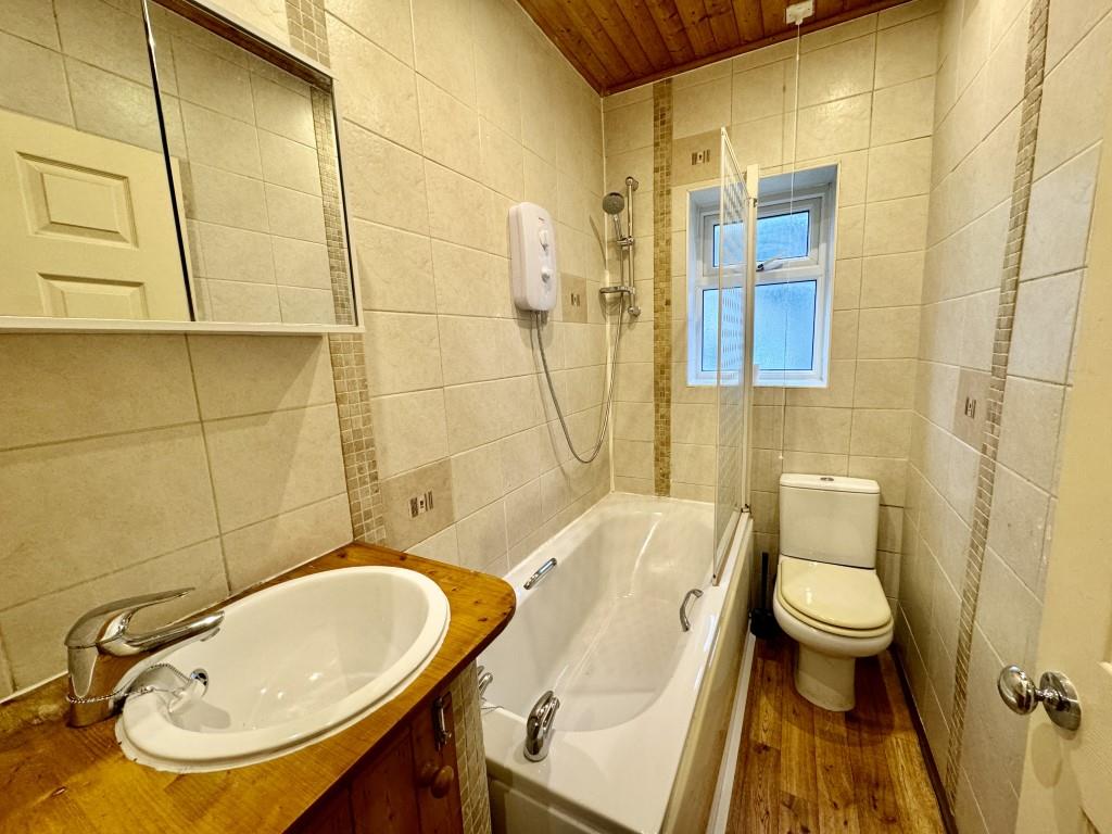 3 bed terraced house to rent in Mexborough Road, Bradford  - Property Image 8