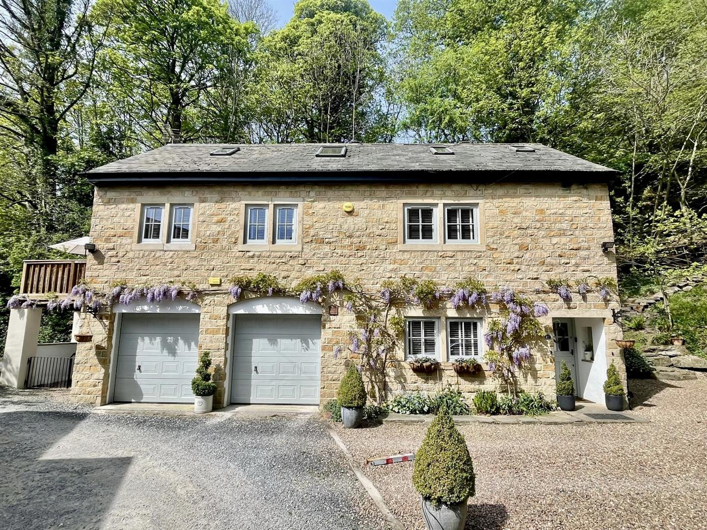4 bed detached house for sale in High Cote, Keighley, BD20