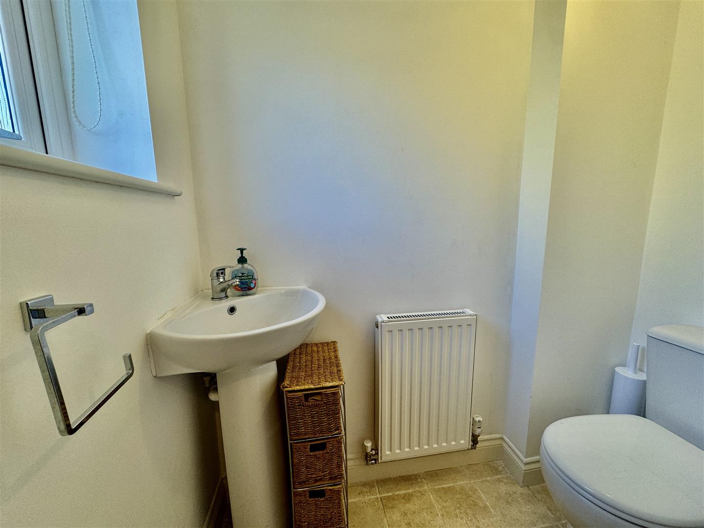 3 bed detached house for sale in Halifax Road, Cullingworth  - Property Image 9