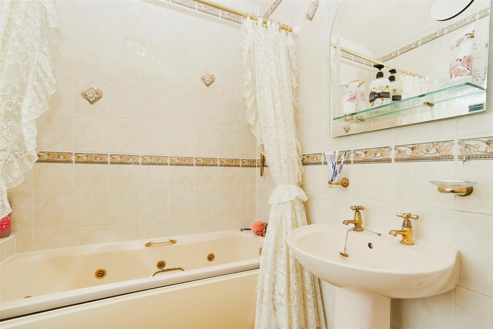5 bed semi-detached house for sale in St. Marys Road, Keighley  - Property Image 11