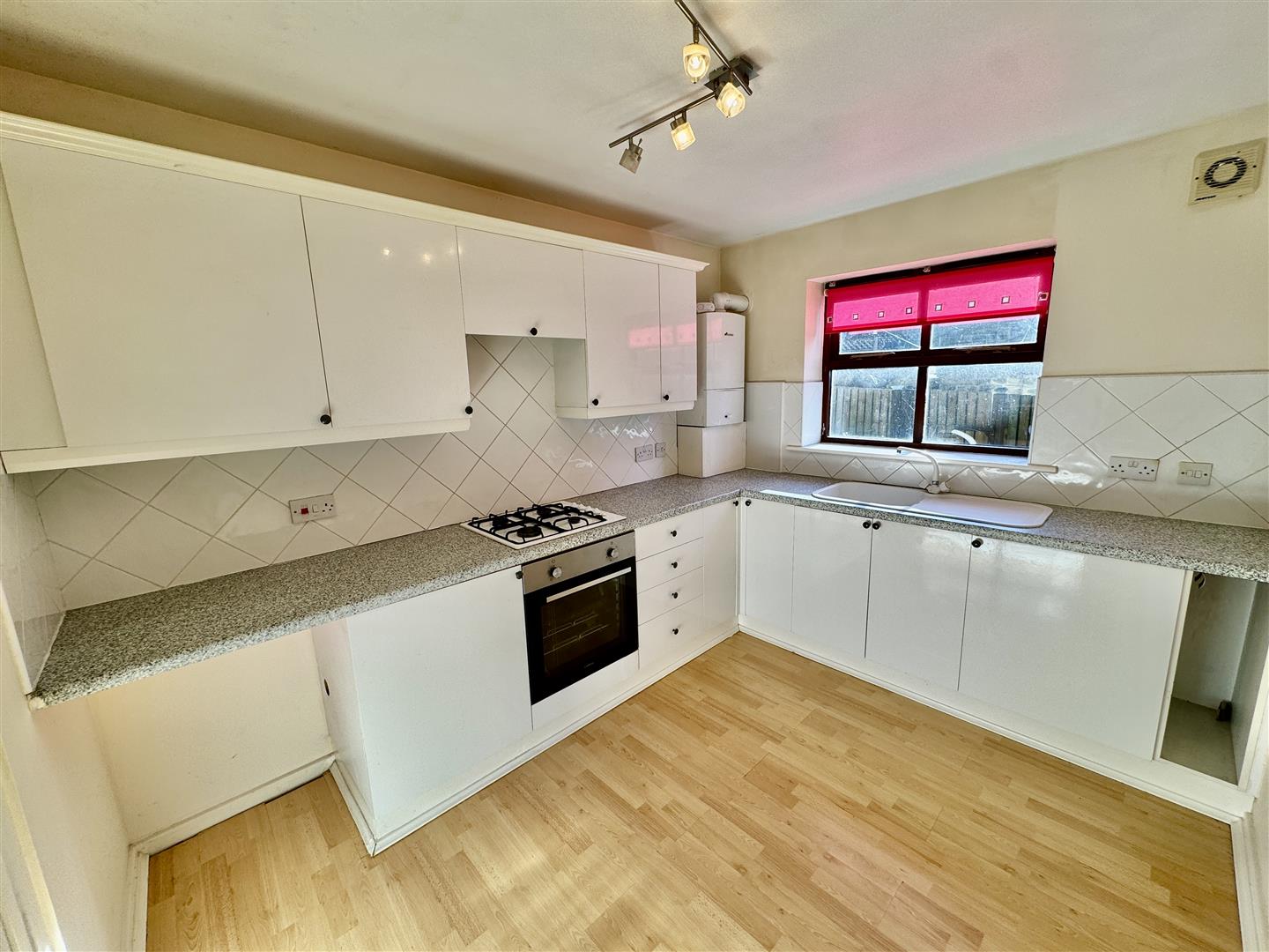 3 bed town house for sale in Bilberry Rise, Keighley  - Property Image 3