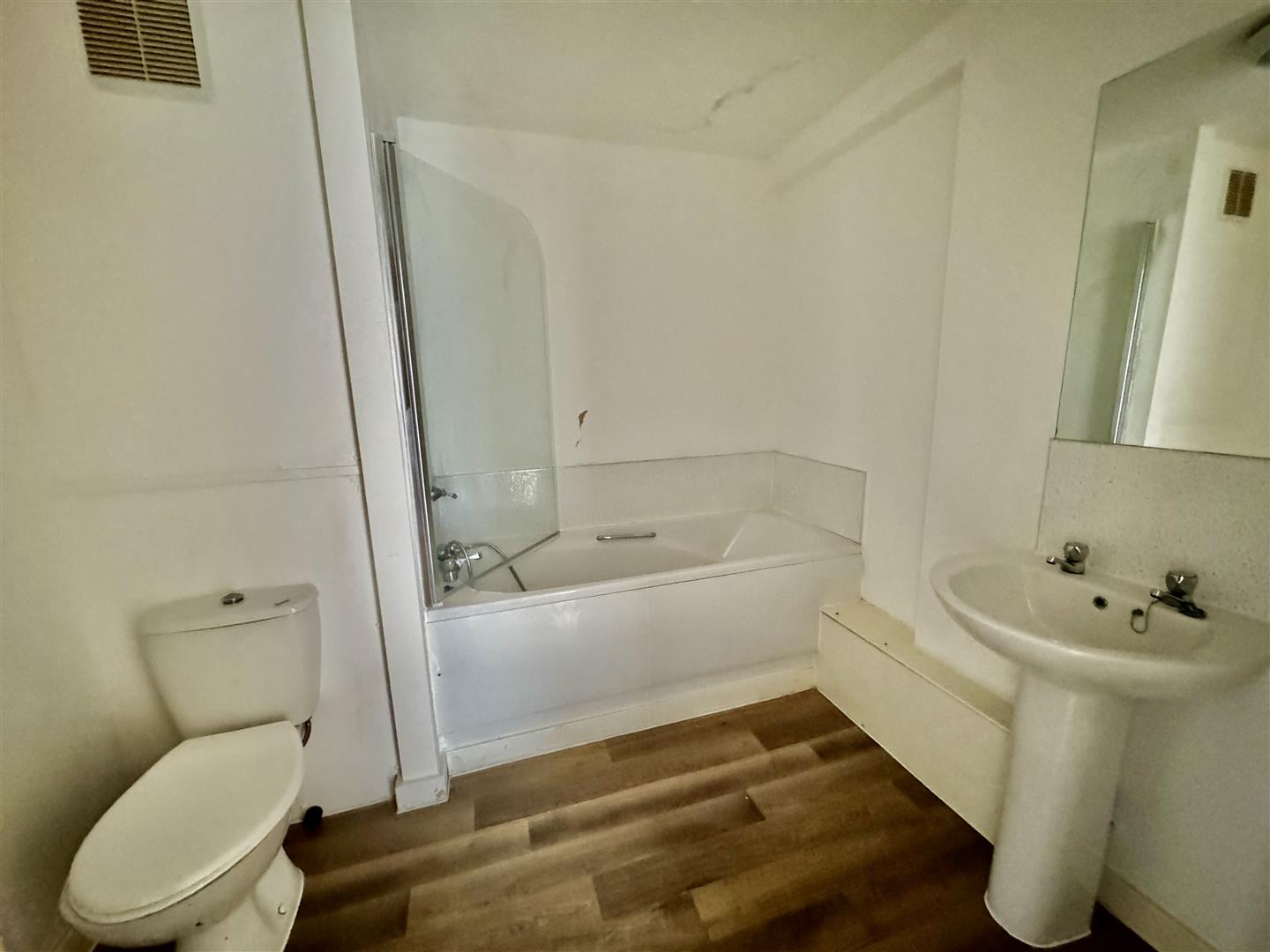 2 bed flat for sale in Bentley Court, Parkwood Rise, Keighley, BD21 4RG 5