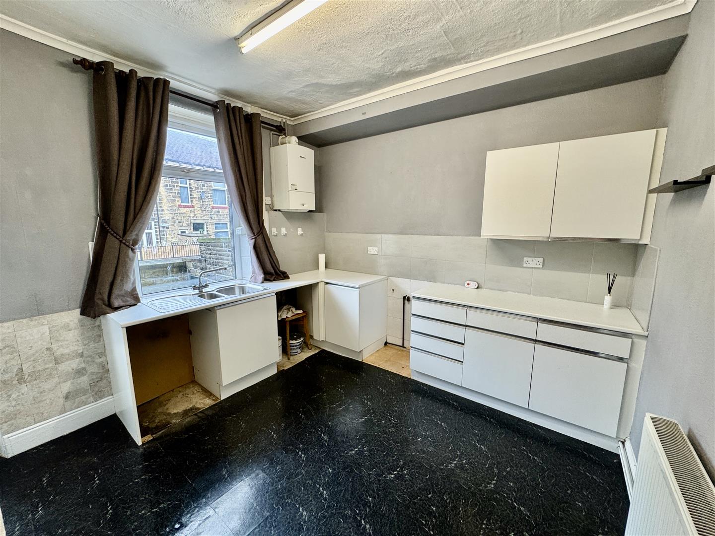 3 bed terraced house for sale in Mannville Grove, Keighley, BD22 6AE  - Property Image 3