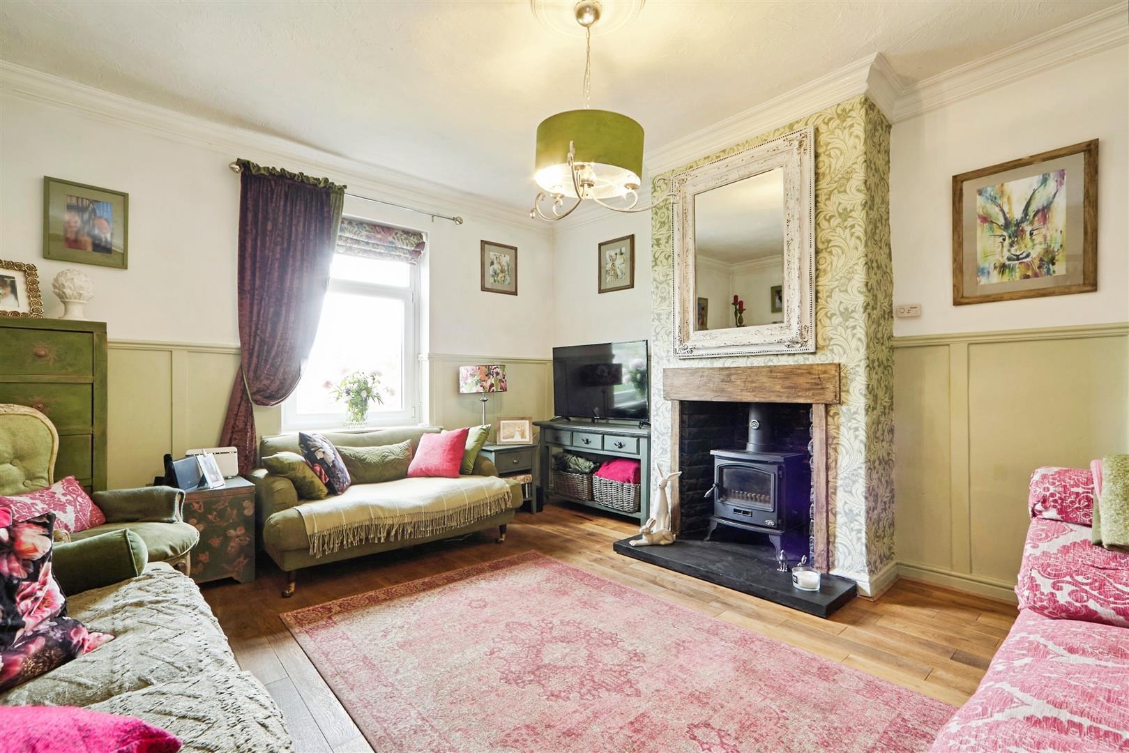 2 bed terraced house for sale in Jay Street, Haworth  - Property Image 1