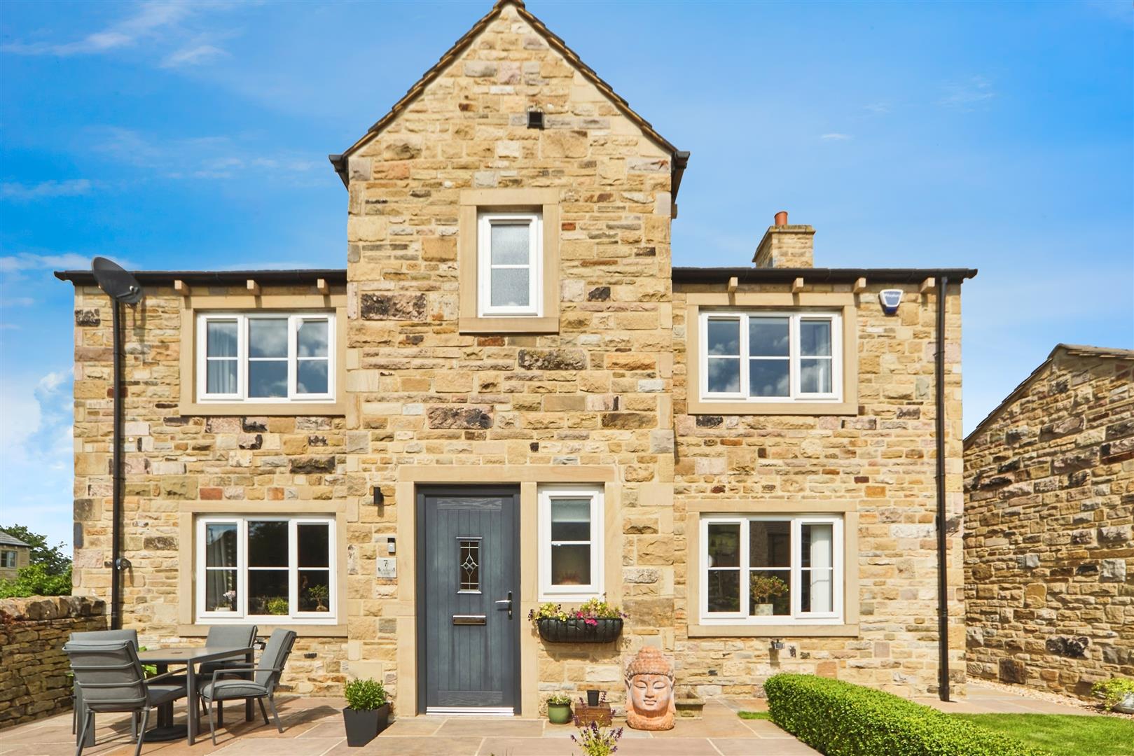 4 bed detached house to rent in St. Johns Croft, Keighley  - Property Image 19
