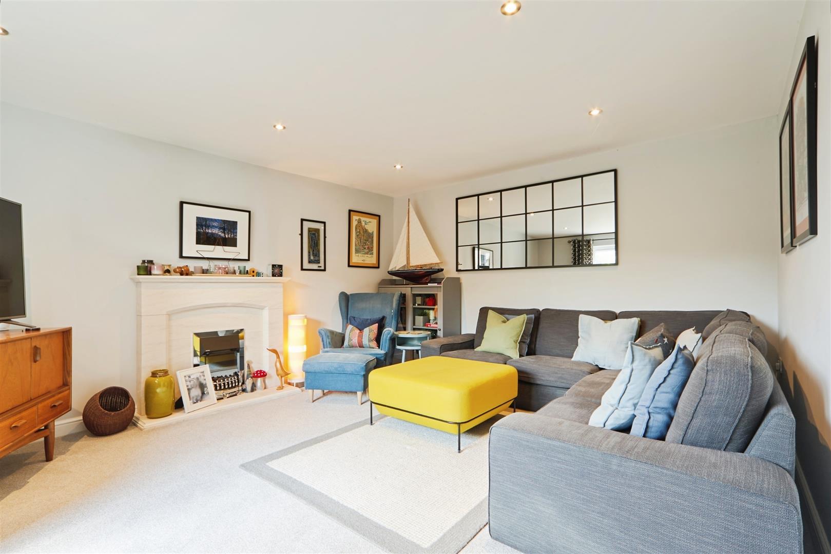4 bed detached house to rent in St. Johns Croft, Keighley  - Property Image 8
