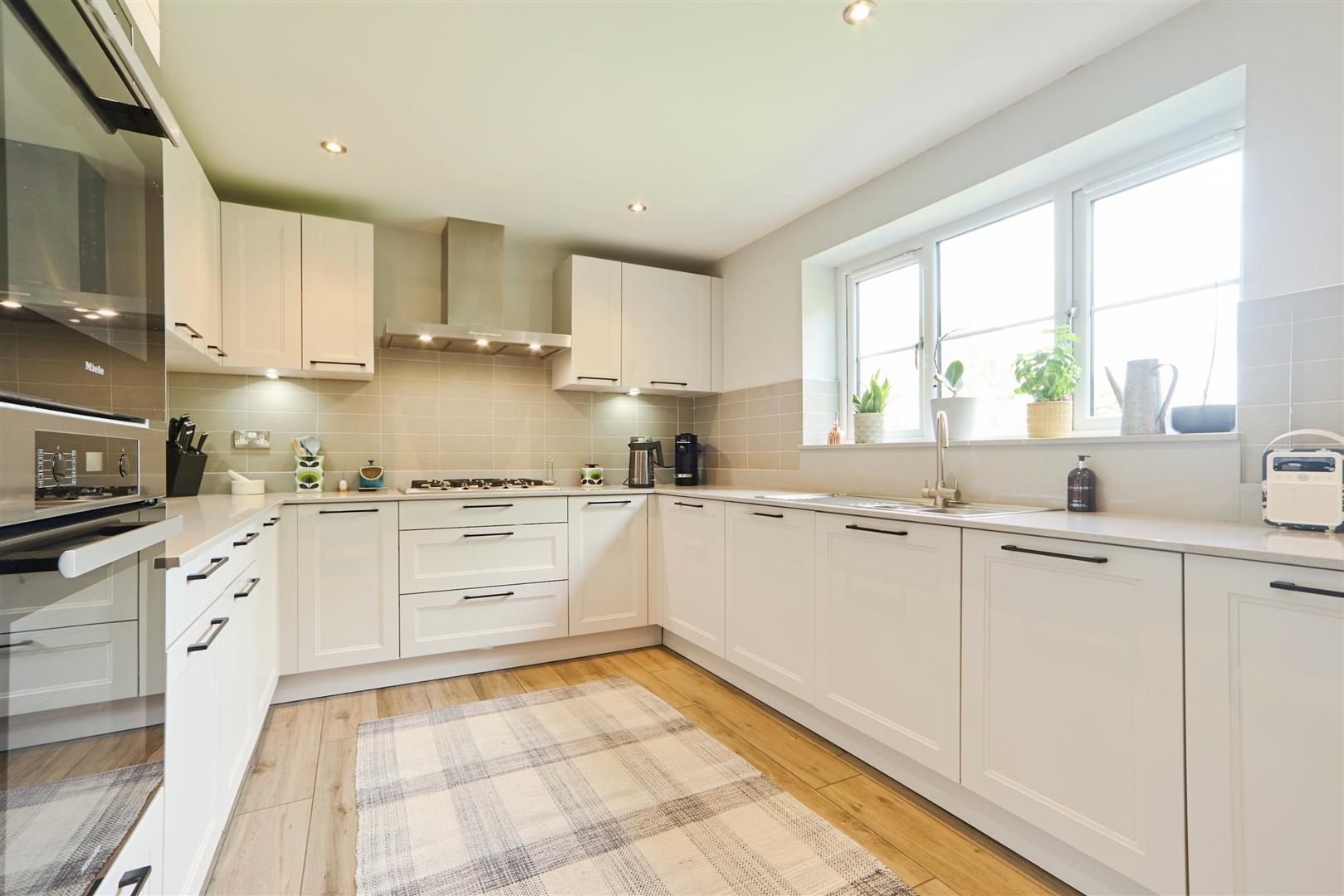 4 bed detached house to rent in St. Johns Croft, Keighley  - Property Image 5