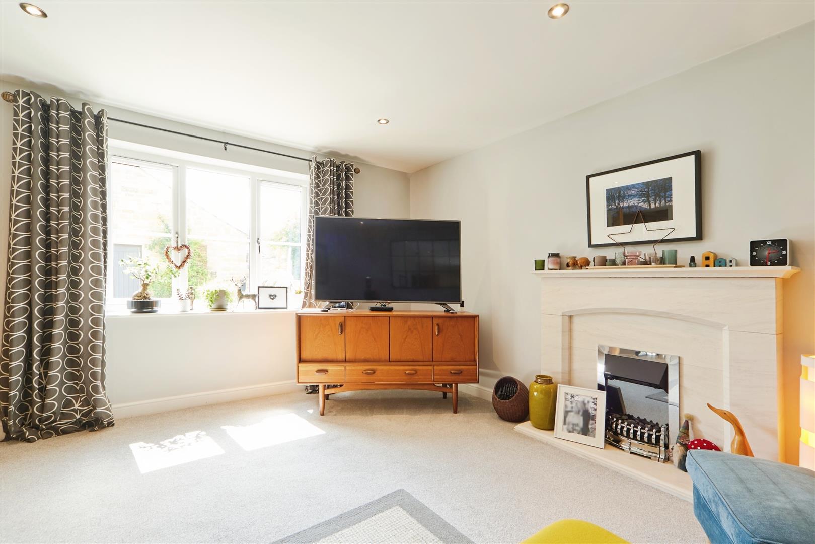 4 bed detached house to rent in St. Johns Croft, Keighley  - Property Image 9