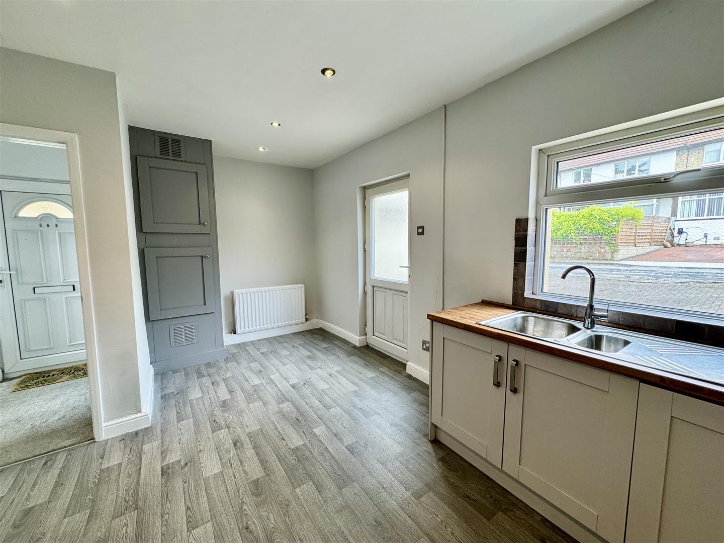 3 bed semi-detached house for sale in Bradford Road, Keighley  - Property Image 6