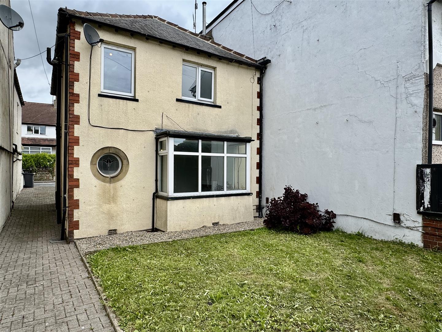 3 bed semi-detached house for sale in Bradford Road, Keighley, BD21