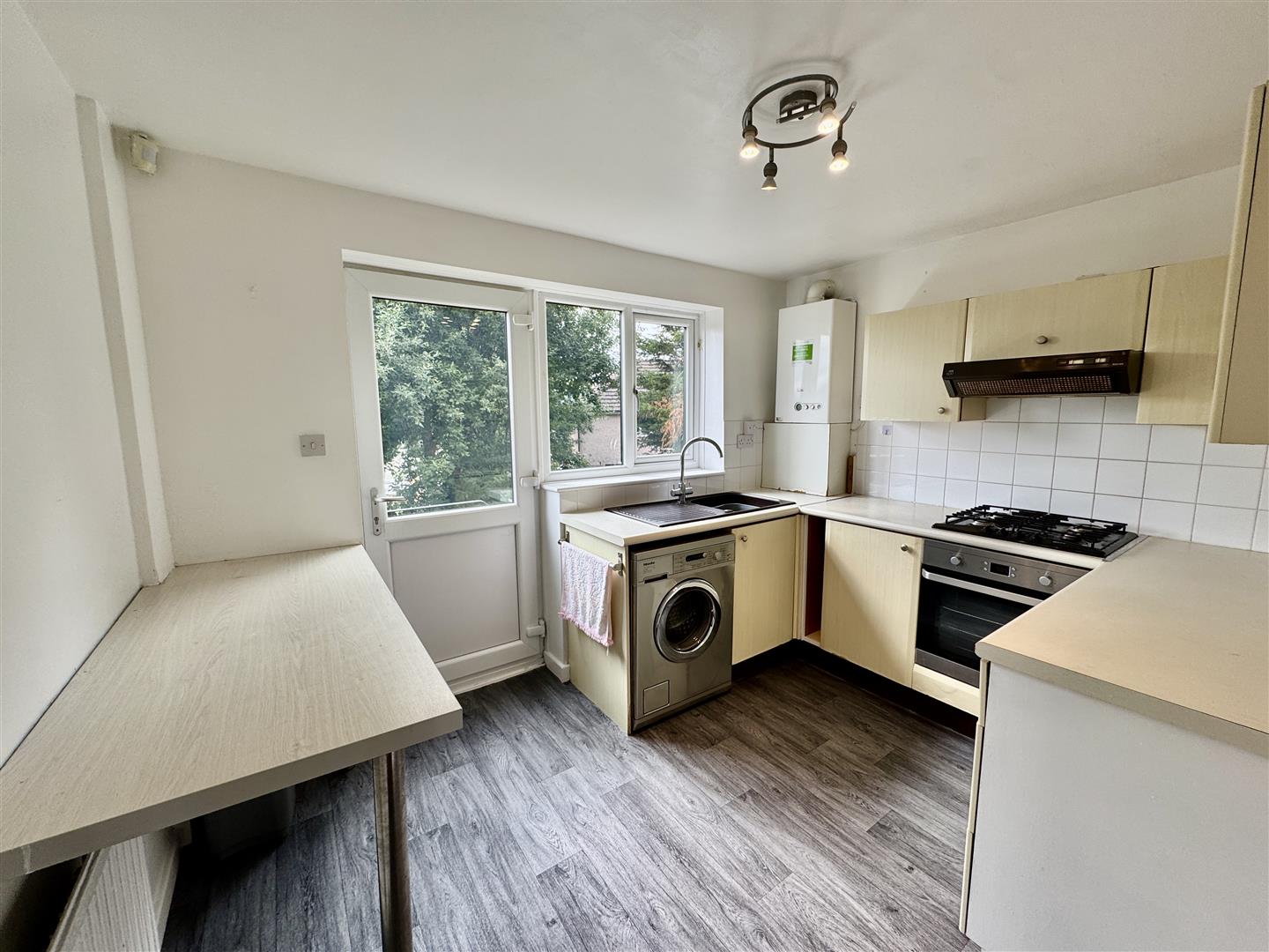 2 bed semi-detached house for sale in The Oval, Bingley  - Property Image 9