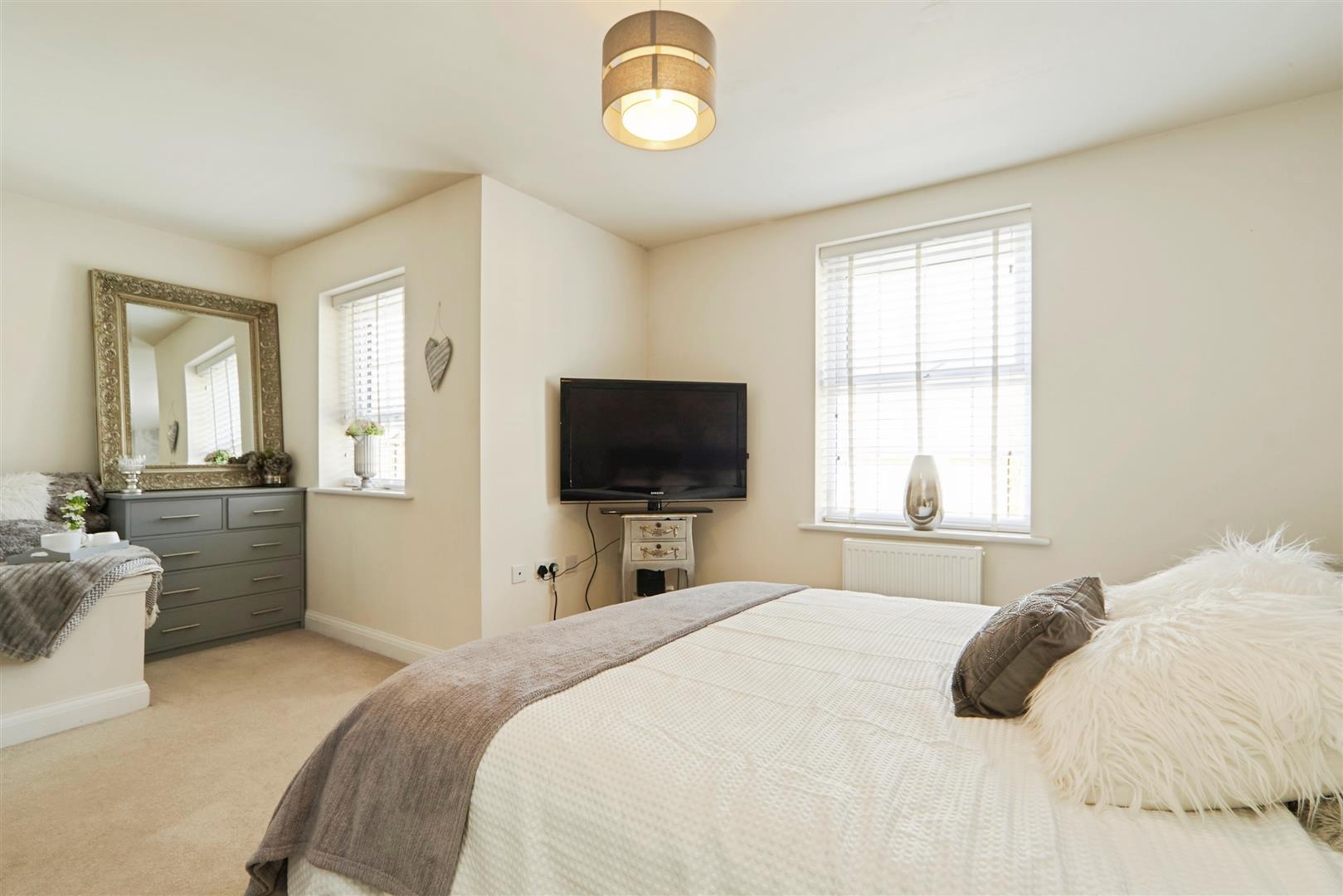 4 bed detached house for sale in The Brow, Cullingworth  - Property Image 9