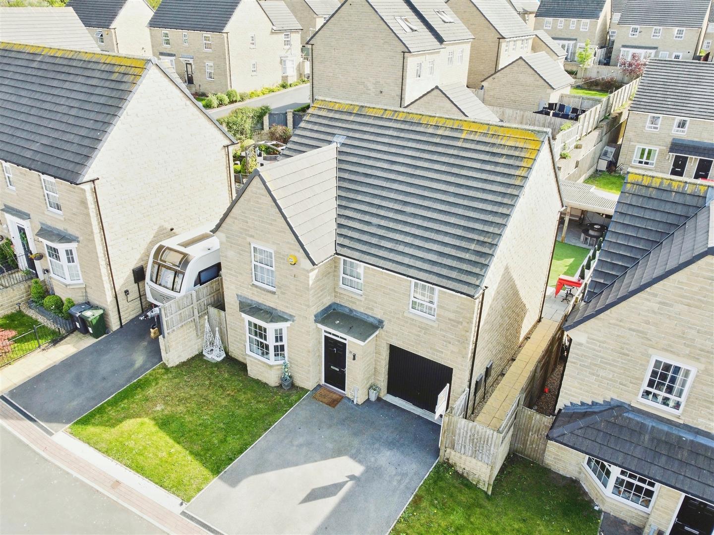 4 bed detached house for sale in The Brow, Cullingworth  - Property Image 28