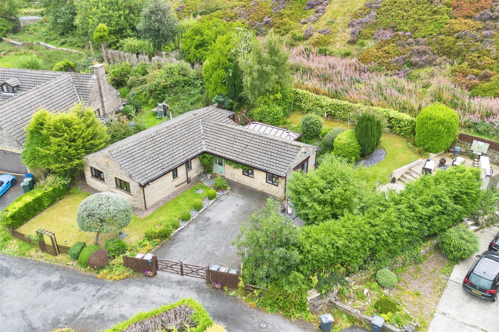 3 bed detached bungalow for sale in Ogden Crescent, Bradford, BD13