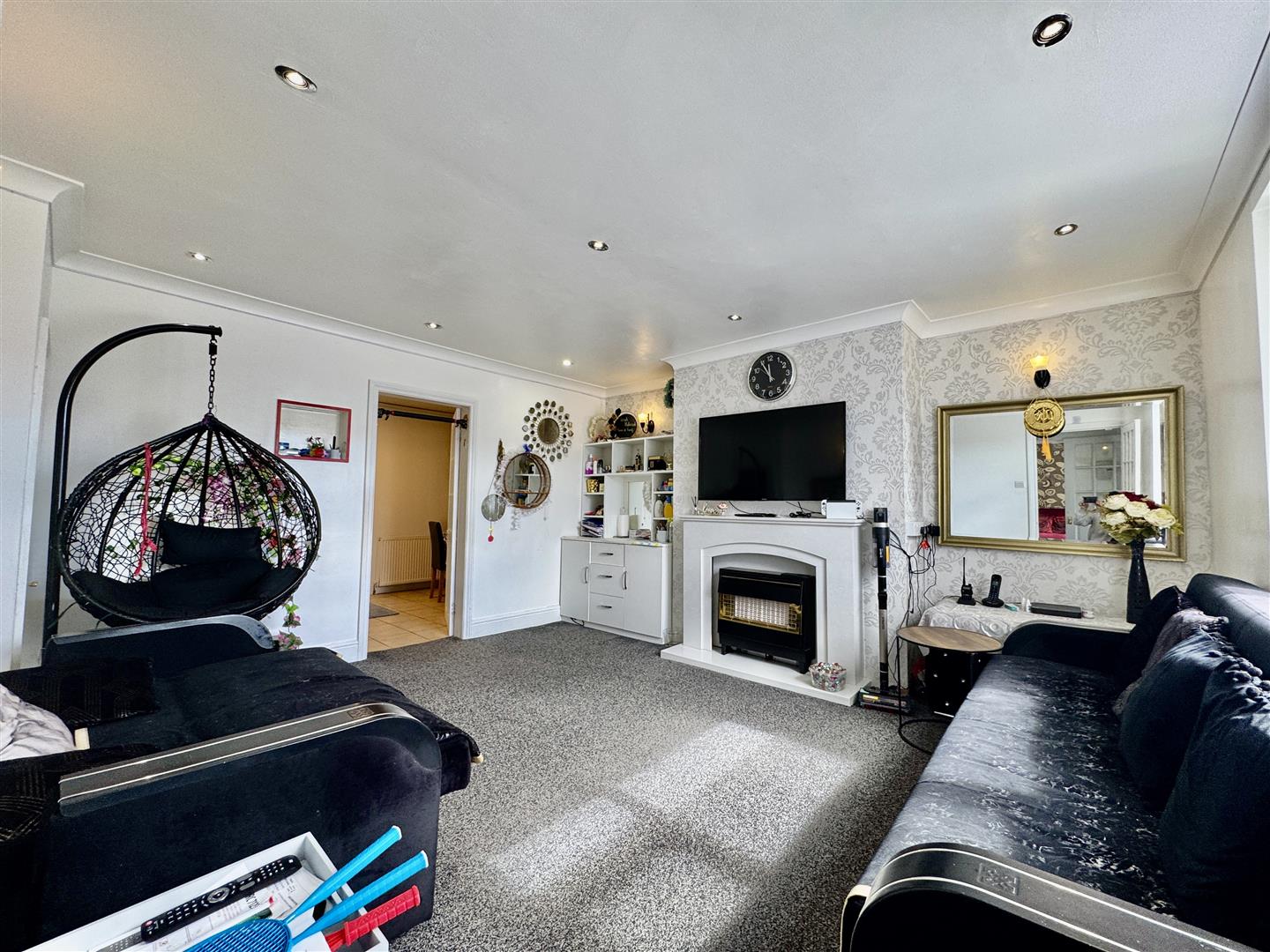 4 bed semi-detached house for sale in Ashbourne Road, Keighley, BD21 1LD 1