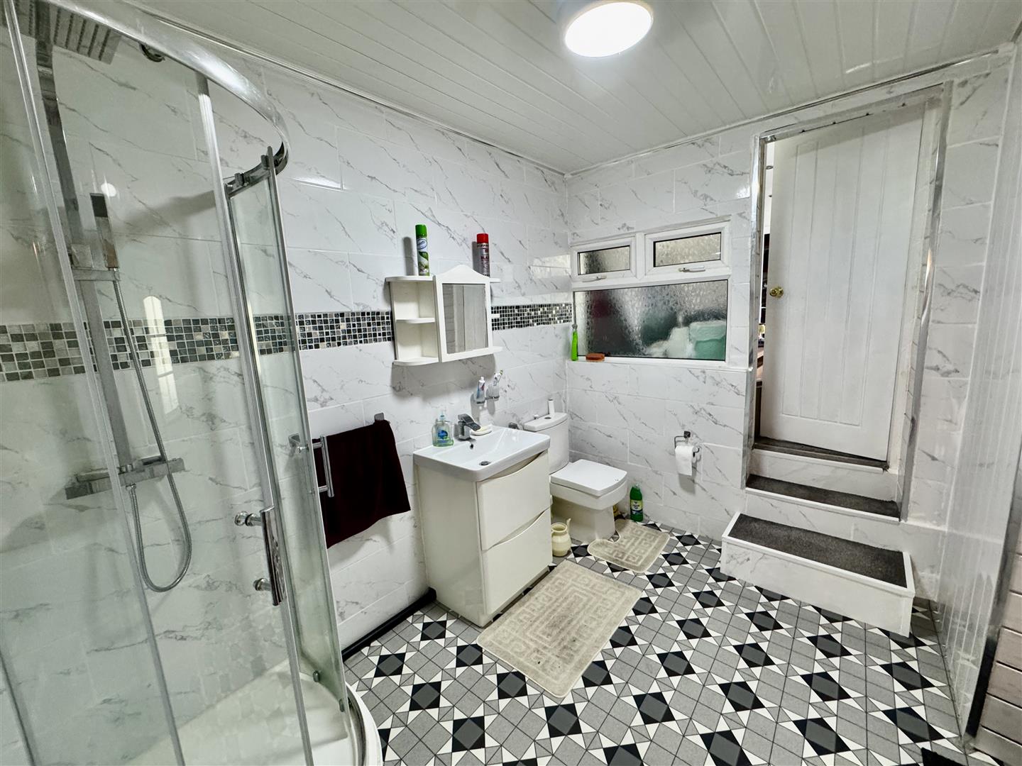 4 bed semi-detached house for sale in Ashbourne Road, Keighley  - Property Image 4