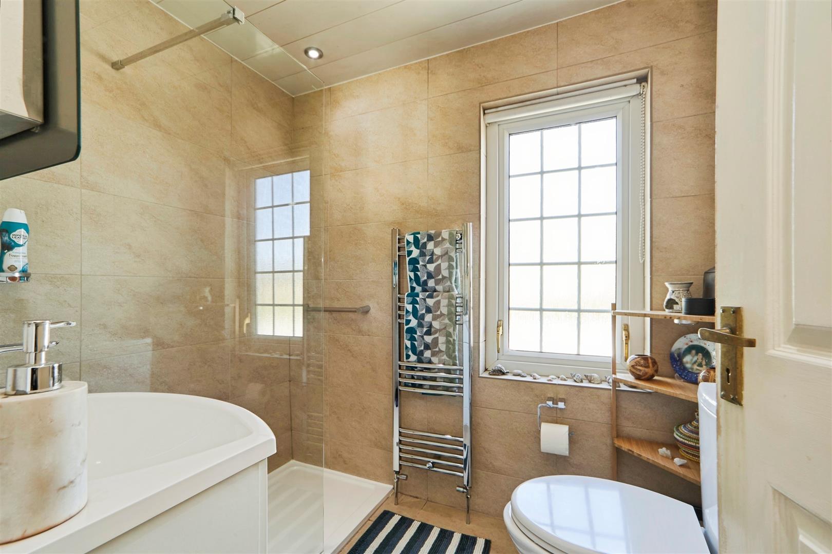 2 bed terraced house for sale in Ash Grove, Bingley  - Property Image 9