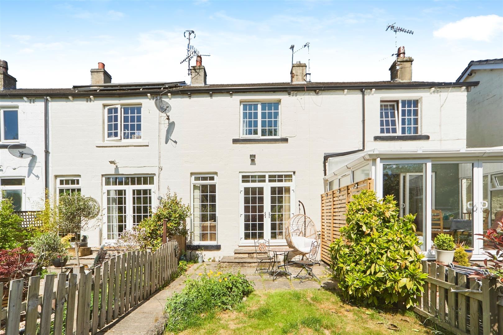 2 bed terraced house for sale in Ash Grove, Bingley  - Property Image 2