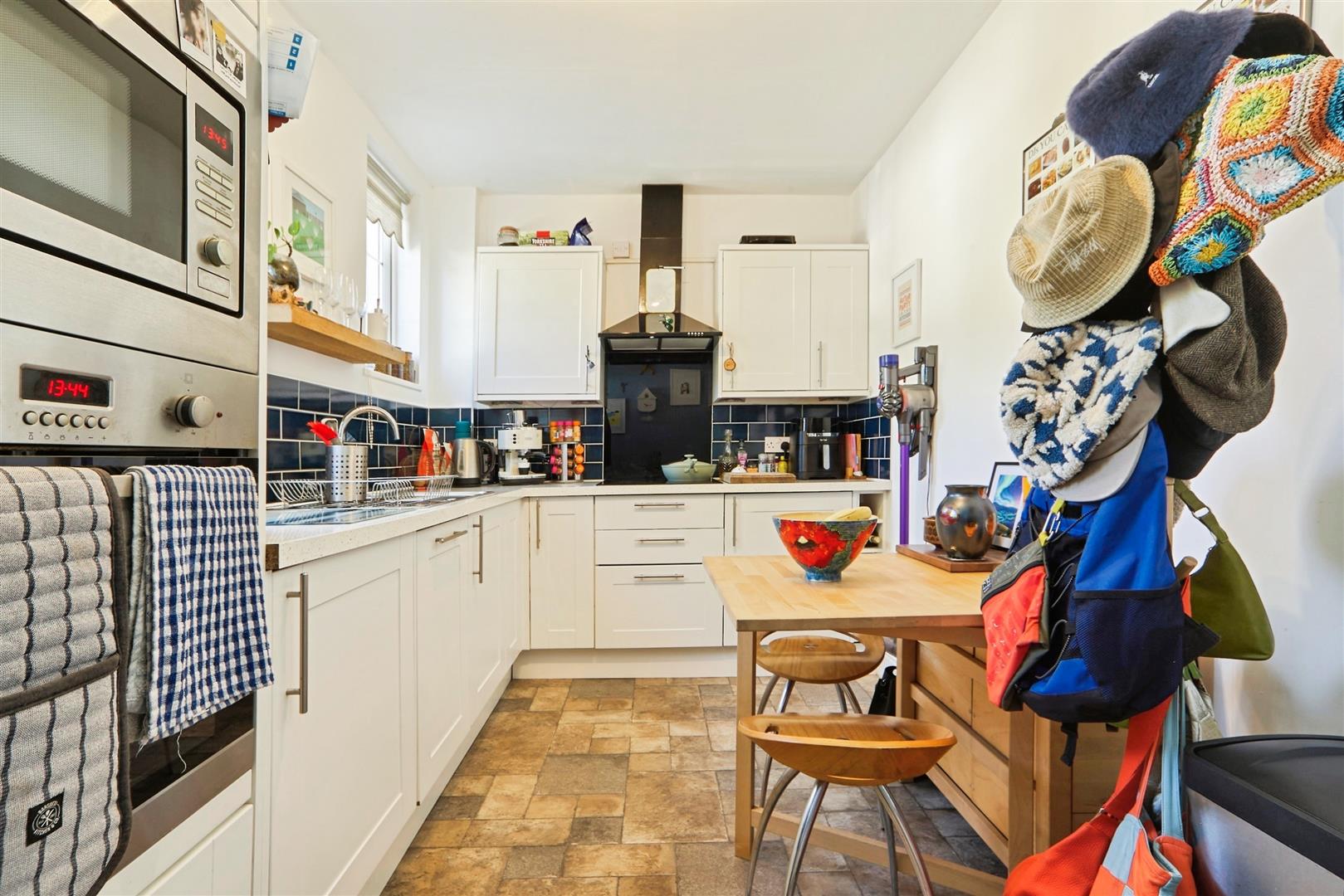 2 bed terraced house for sale in Ash Grove, Bingley  - Property Image 3
