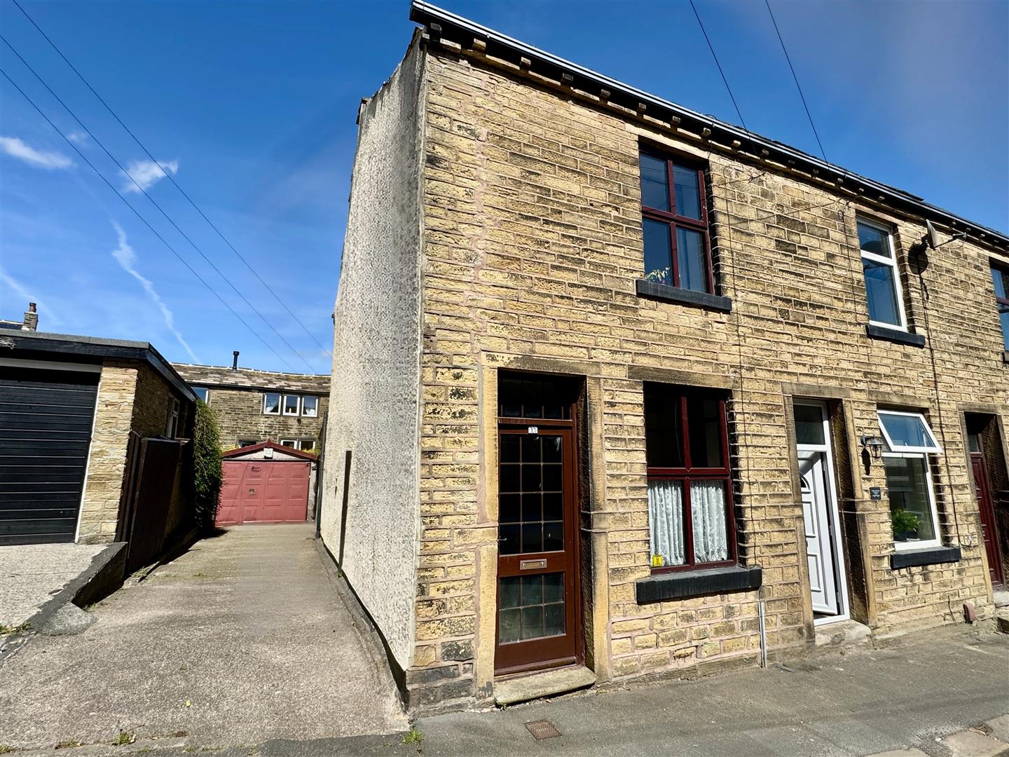 3 bed end of terrace house for sale in Clarendon Street, Haworth, BD22