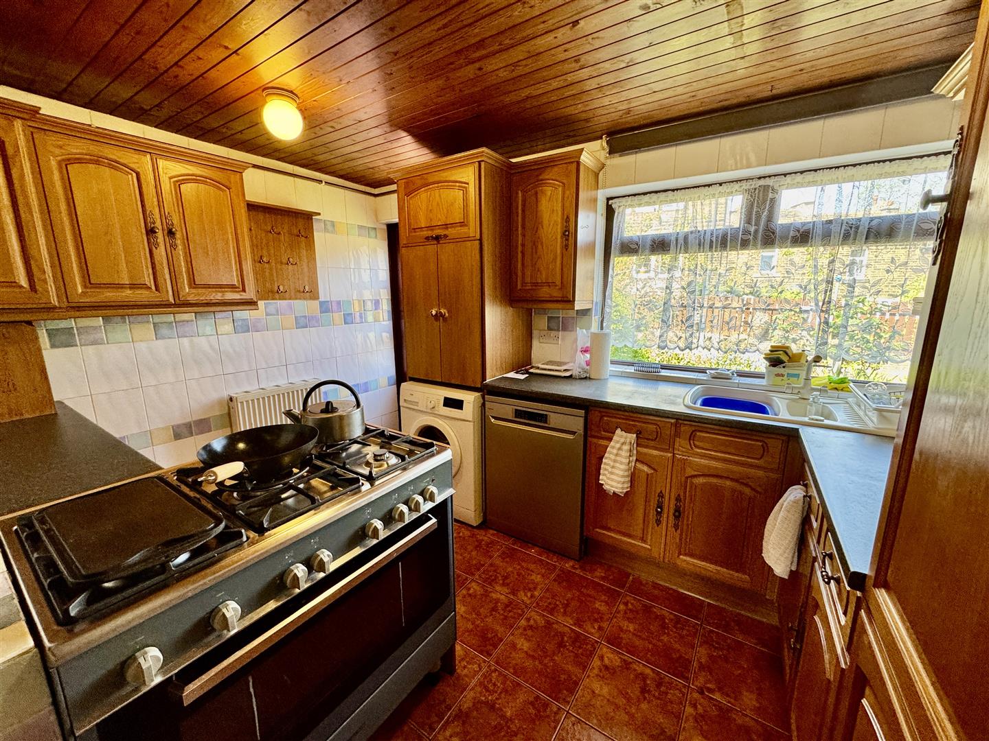 3 bed end of terrace house for sale in Clarendon Street, Haworth, BD22 8PU 5