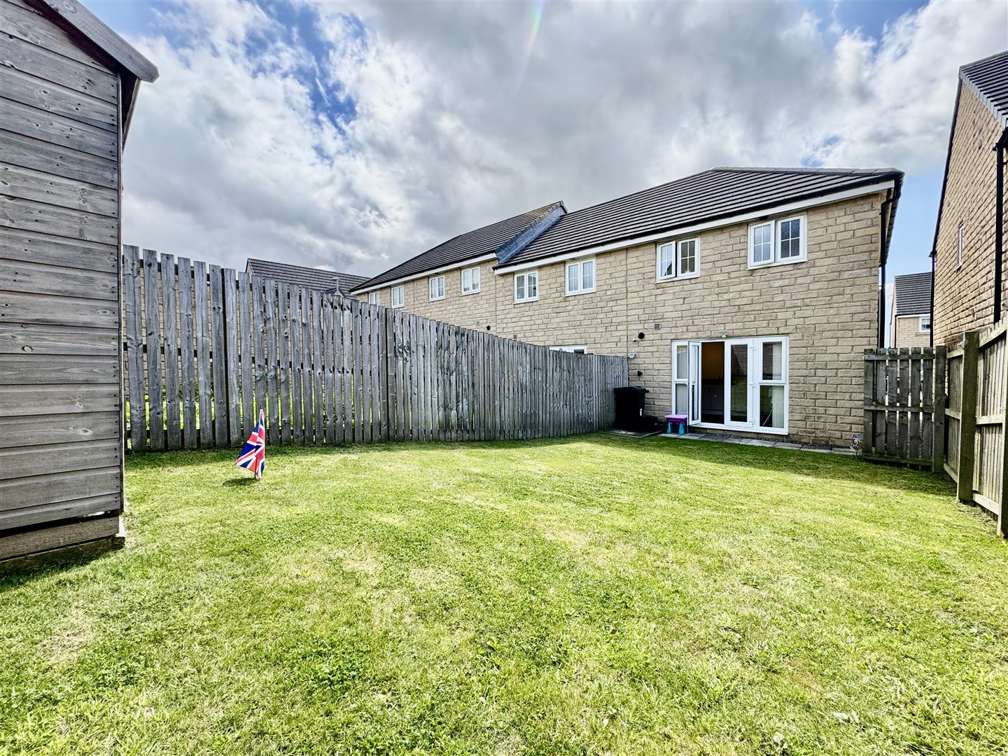 2 bed end of terrace house for sale in The Knoll, Keighley  - Property Image 11